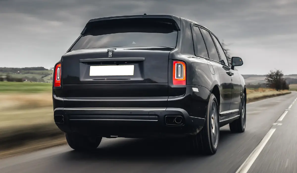 Rolls-Royce - Cullinan Black Badge - Luxury SUV Car Rentals - Preowned SUV Car - Exclusive Concierge Club.webp